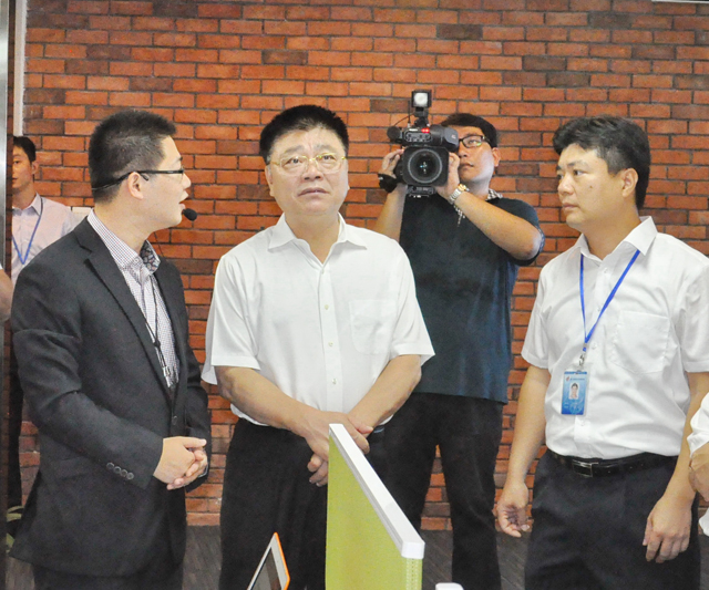 省委常委、市委书记王蒙徽视察芝麻开门创客汇